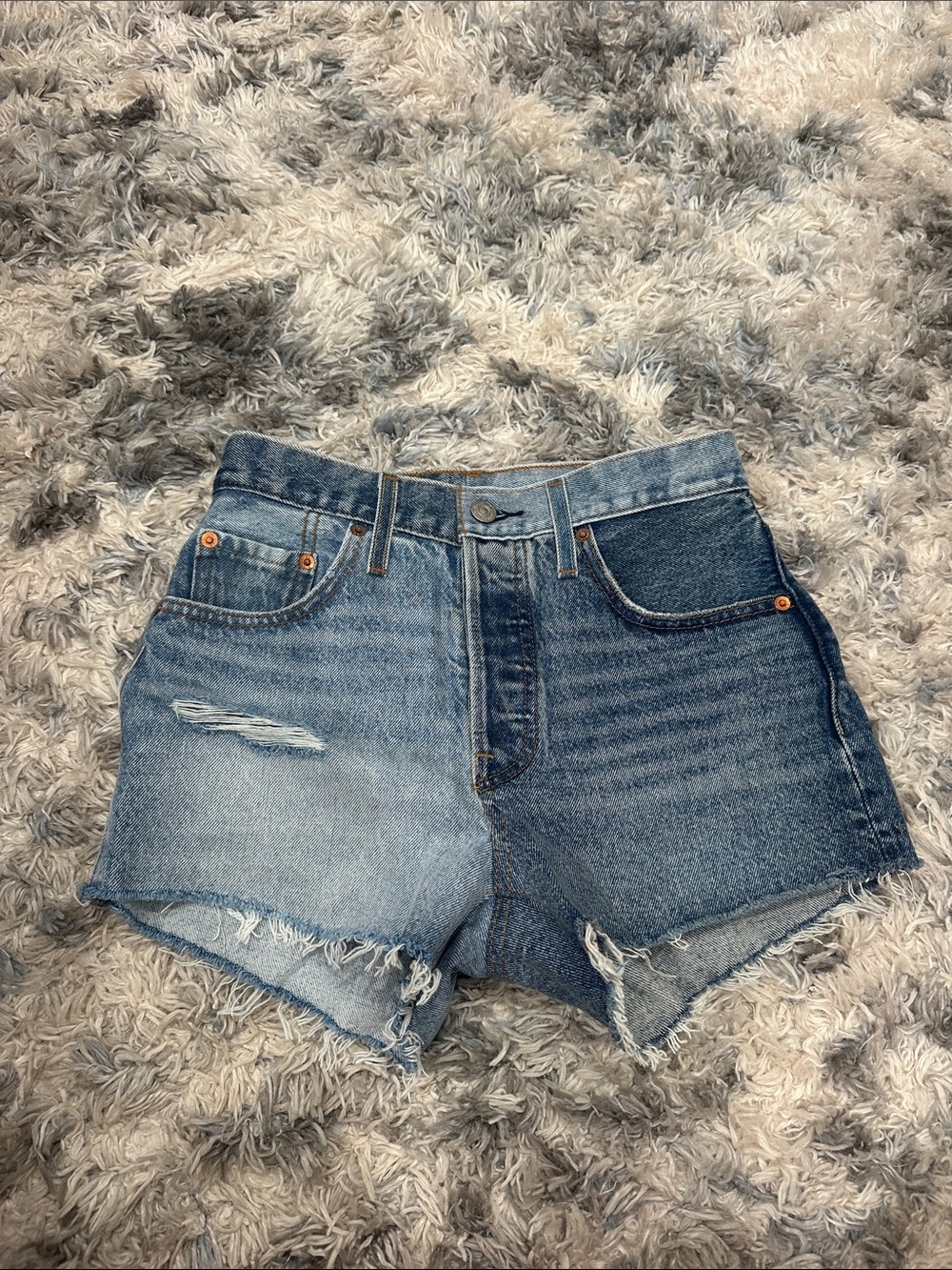 Levi’s Split Tone Jean Shorts